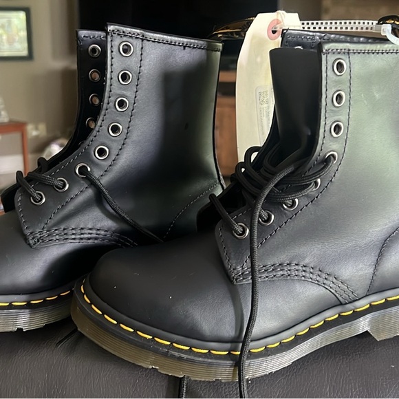 New dr martens - Picture 3 of 4